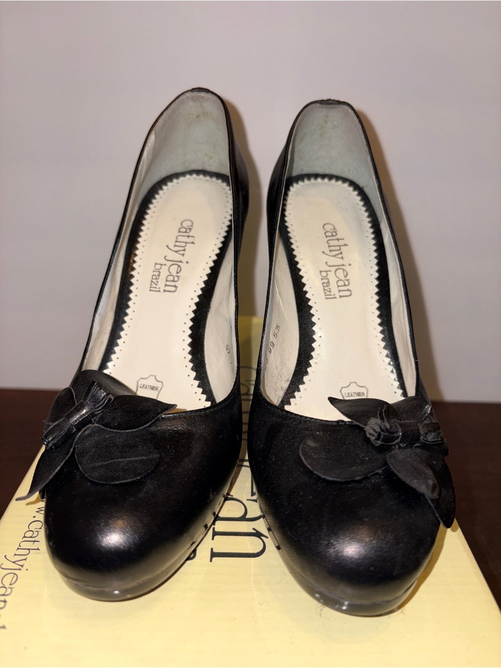 Cathy Jean Black Leather Floral Accent Women's Pumps